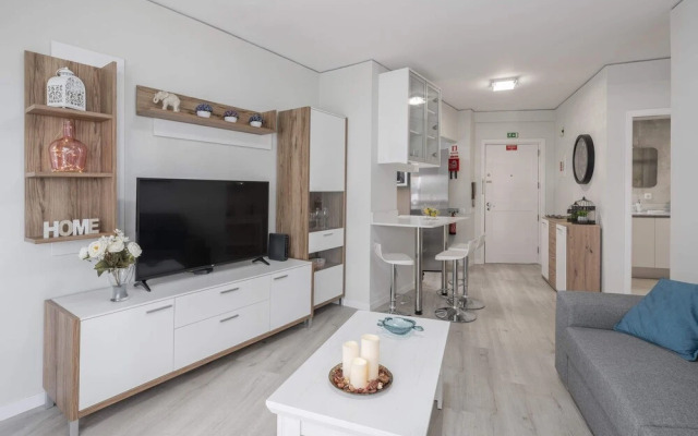 Apartment With sea View - Varandas do Lido I