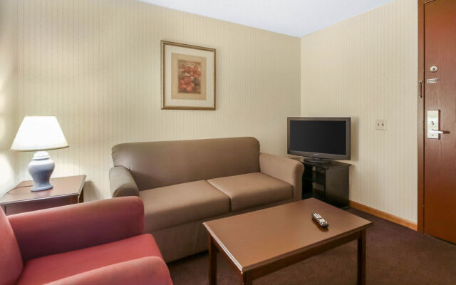 Quality Inn and Suites Beaver Dam