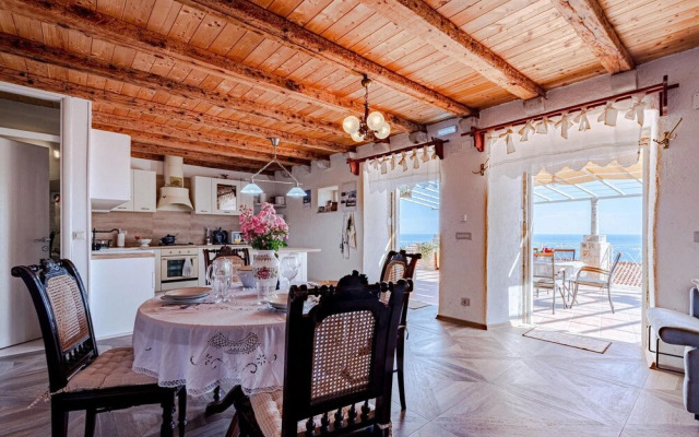 Beautiful Home in Mokalo With Wifi and 2 Bedrooms