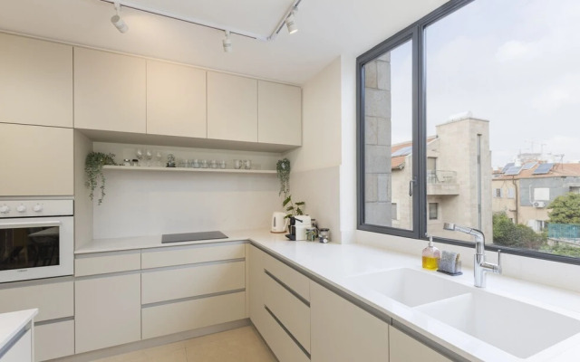 The Pearl of Nachlaot Apartments