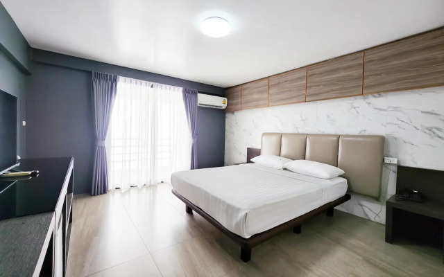 Watana Hotel