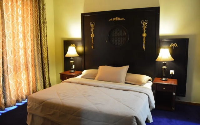 Acacia Hotel & Suites