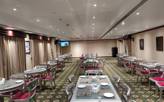 Wescott Plaza Hotel Apartment