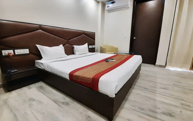 Hotel Sai Village Cyber Park
