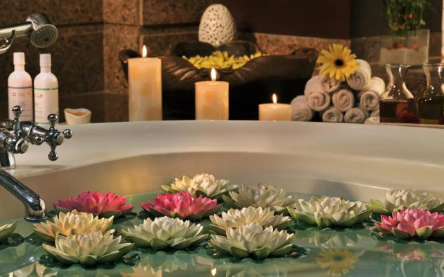 Country Inn & Suites by Radisson, Gurugram Sector 12