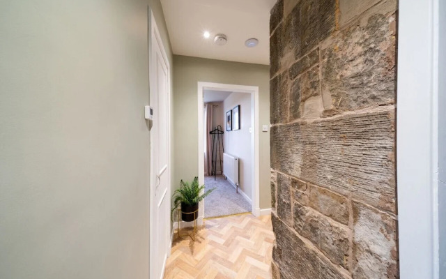 Clubhouse Cottage - Stylish 2 bed pet Friendly