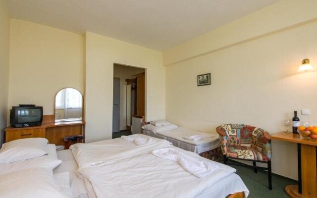 Hotel Nostra