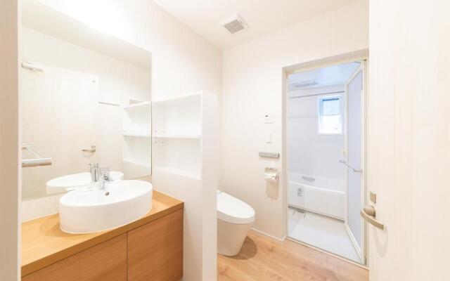 Black Crane Chalet by Hakuba White Fox Company