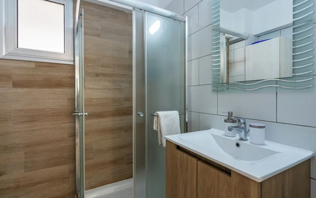 Berries 1-BR Apt in Larnaca