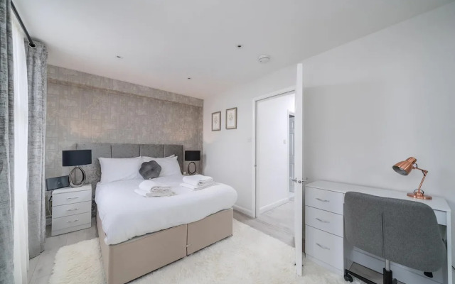 Modern South Wimbledon Stay