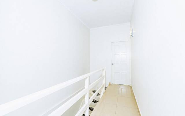 2BR Townhouse 3min Walk 2 Eaglebeach w Pool BBQ