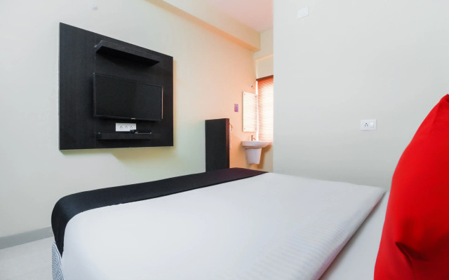 Capital O 70043 Limestone Luxury Rooms