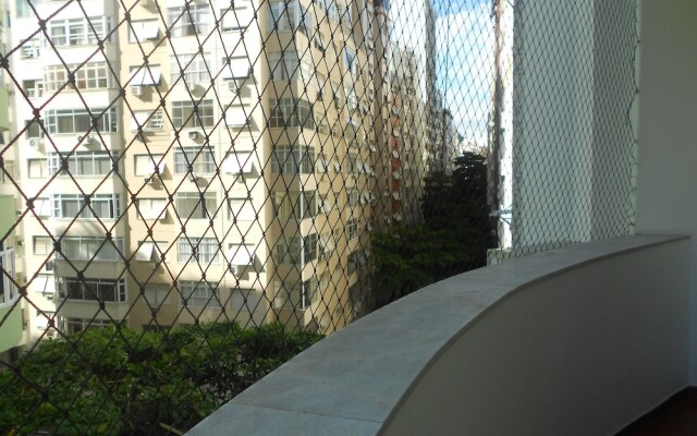 Gohouse - Atlantica 702 B