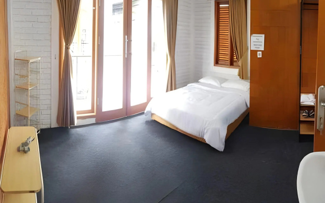 Hotel Kupu Kupu Lembang – Guest Rooms – Parompong