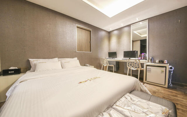 Richi Hotel