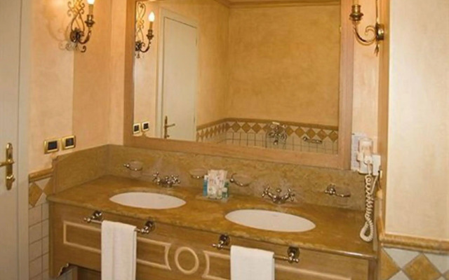 Vip's Motel Luxury Accommodation & Spa