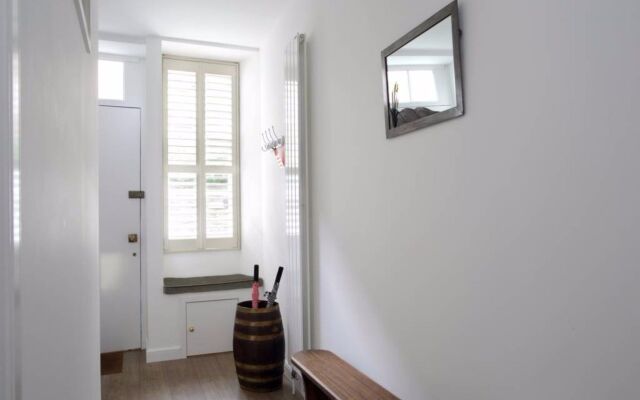 1 Bedroom Mews Flat Accommodates 4