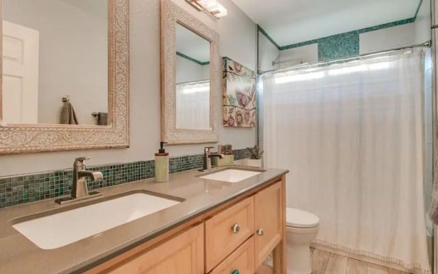 Luxe Scottsdale Home W/pool, Spa, & Tesla Charger