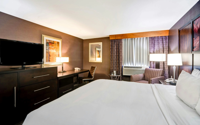 DoubleTree by Hilton Downtown Wilmington - Legal District