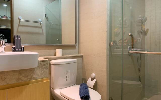 Minimalist Studio Room At Gold Coast Apartment