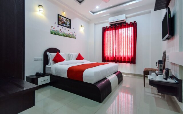 Hotel White Tulip by OYO Rooms