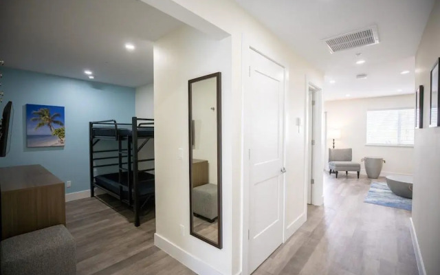 Sugarloaf Key Hotel at KOA Resort