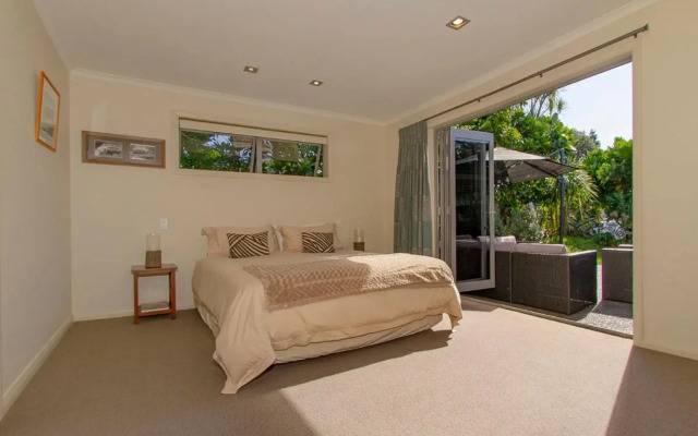 Cooks Getaway - Cooks Beach Holiday Home