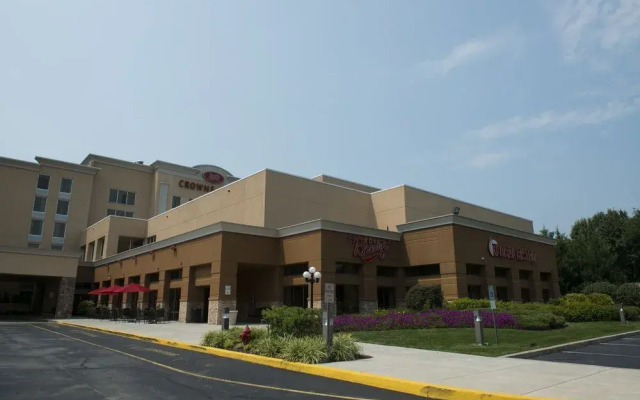 Crowne Plaza Philadelphia Bucks County