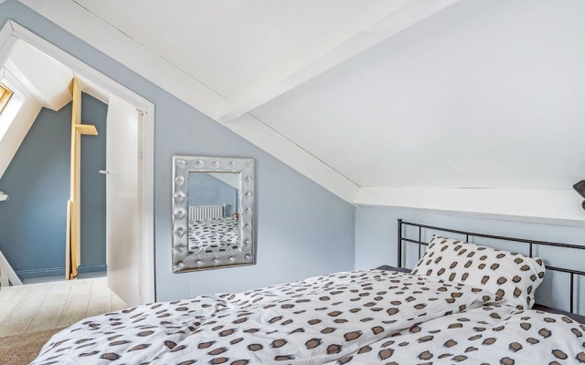 Lovely Holiday Home in Balkbrug with Jacuzzi and Garden