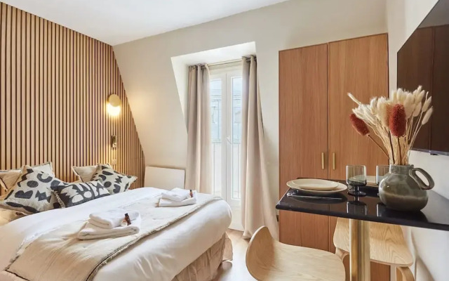 Superbe Studio Tour Eiffel Trocadero by Studioprestige