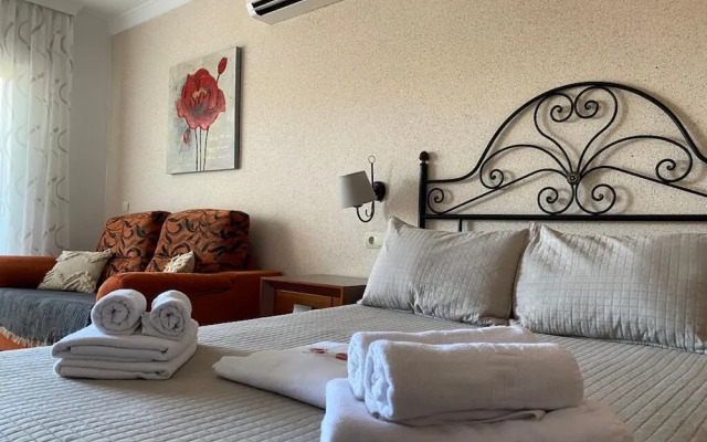 Apartamentos Benal Beach Group