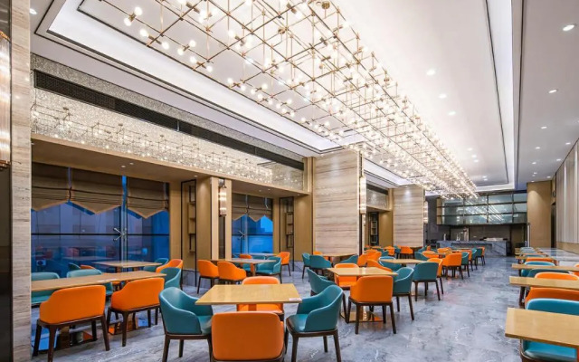 Vienna International Hotel (Hangzhou Xiaoshan Yaqian Subway Station)