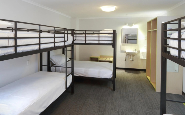Palm Beach Hotel – Guest Rooms – Gold Coast