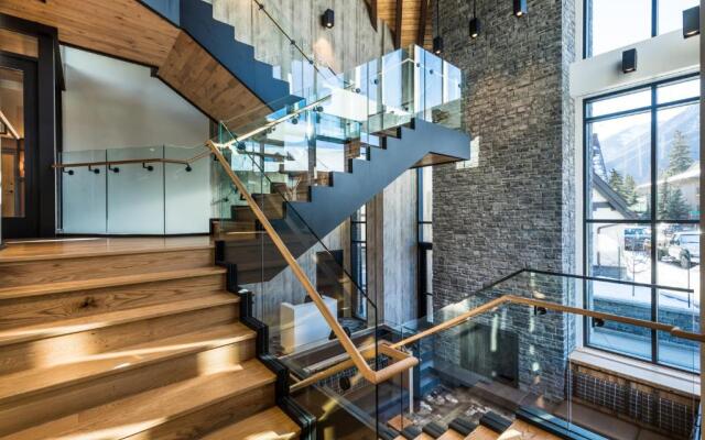 Peaks Hotel and Suites