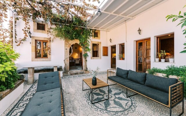 Arte Lindos Villa