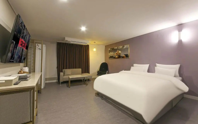 Jeonju Junghwasan-dong Guardian Angel