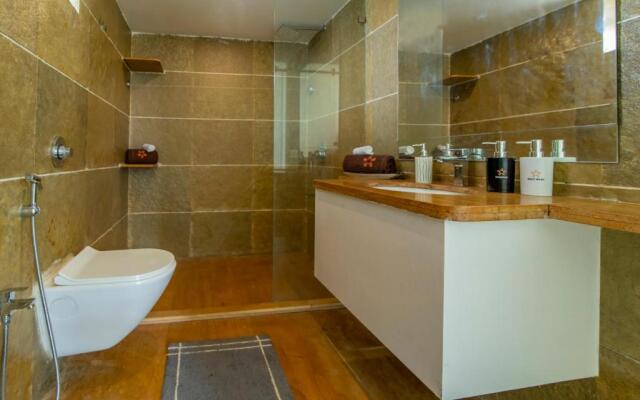 SaffronStays Onellaa, Nashik - infinity pool villa surrounded by a vineyard