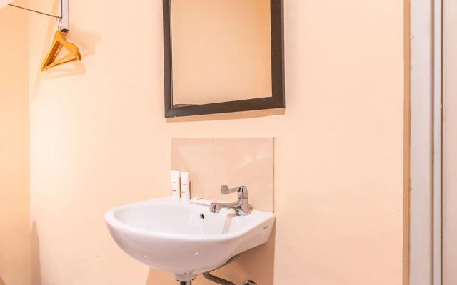 OYO 1554 Pavilio  Residence