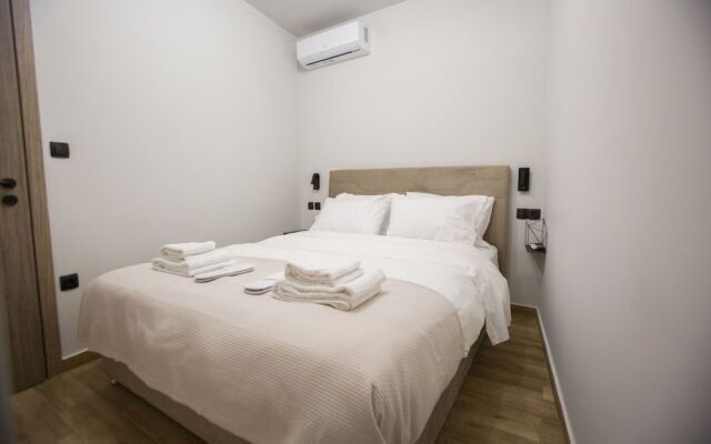 Raise Acropolis View Suites