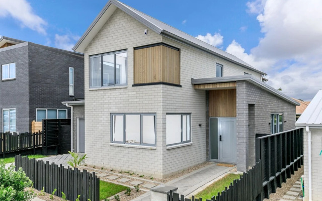 Hero Holiday House