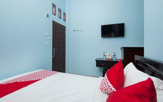 OYO 1235 Tona Residence