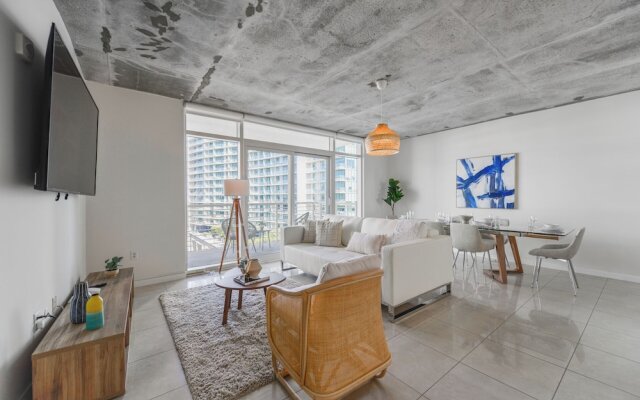 Awesome 2BR Family Apt at Midblock Miami