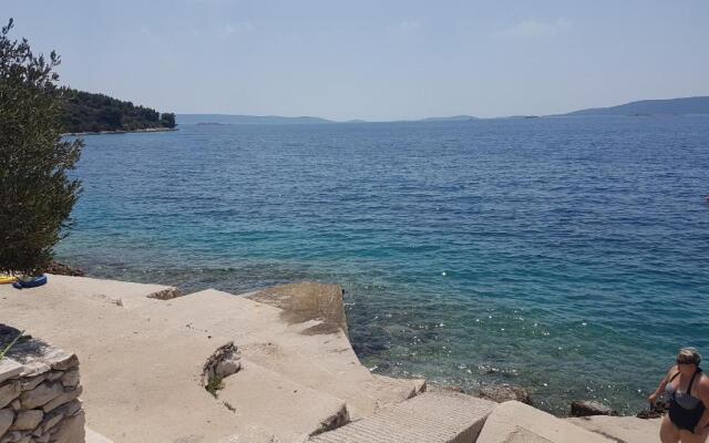Apartments Lovrić - 30 meters to the beach