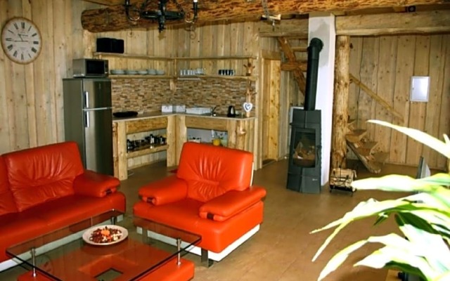 Zbojn¿a drevenica 3