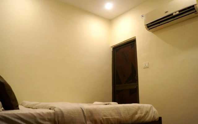 OYO HOME 70169 Mishra Suites