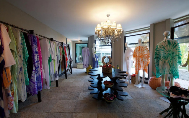 Lara Hotel