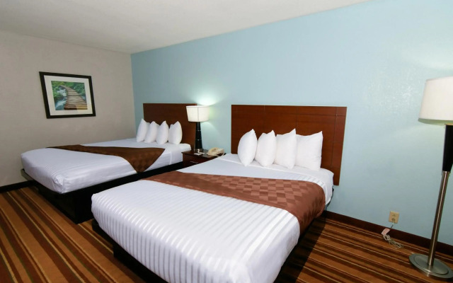 Rock Island Inn & Suites Marshalltown