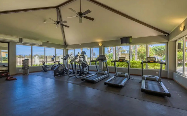 Ocean Front 2BR 2BA w Amazing Beach
