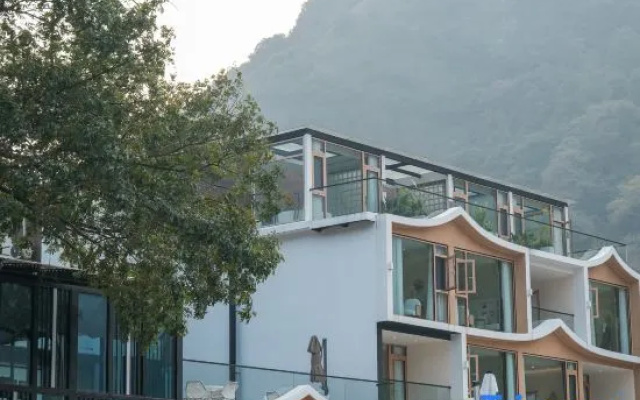 Laiye · Hot Spring Private Pool Riverside Family Vacation Boutique Stay (Jing Moon Bay Scenic Area) — 4-star hotel in Xuancheng