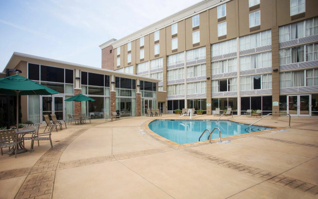 Holiday Inn Athens-University Area